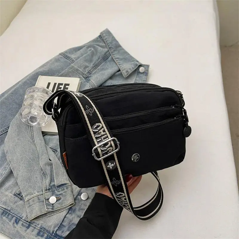 New Fashion Women Large Capacity Shoulder Bags Washable Nylon  Casual and Simple Crossbody Bags Multi Layer Simple Commuting Bag