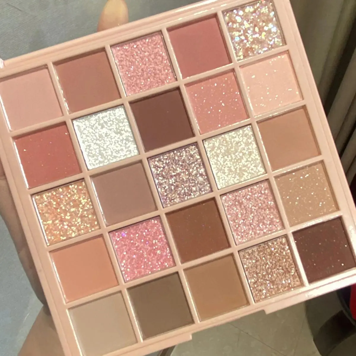 25 Color Eyeshadow Palette, Earth Tone High Pigmented Smooth Eye Makeup Powder for Daily Use & Party, Holidays and Birthday for Girls Gift