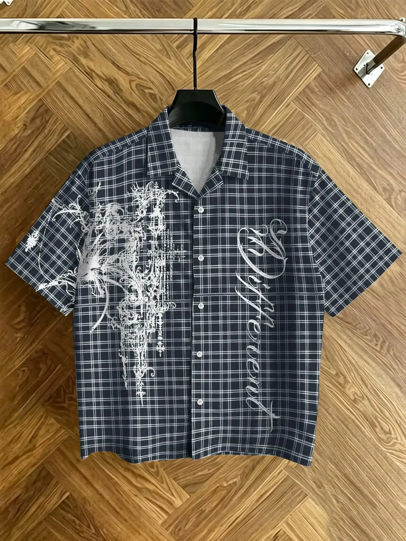 Men's Navy Plaid Graphic Print Short Sleeve Button-Up Collared Shirt, Vintage Pattern Detail Relaxed Fit Retro Street Style Summer Casual Top