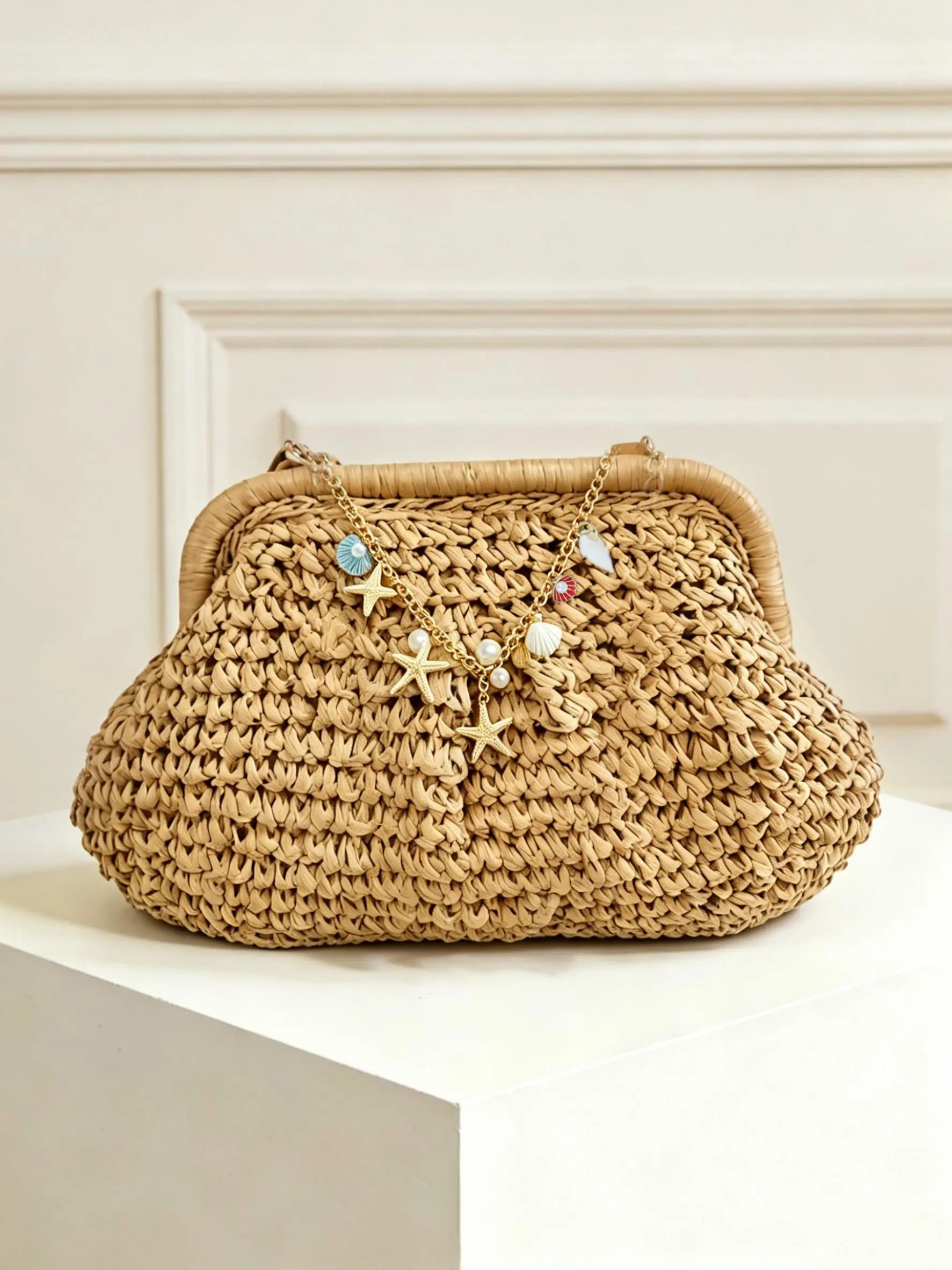 Stylish, simple, casual and versatile one-shoulder messenger bag, Cross body bags, Elegant commuter bag, classic daily commuter bag with retro art shell starfish bag chain, suitable for shopping and dating, Lightweight crossbody bag