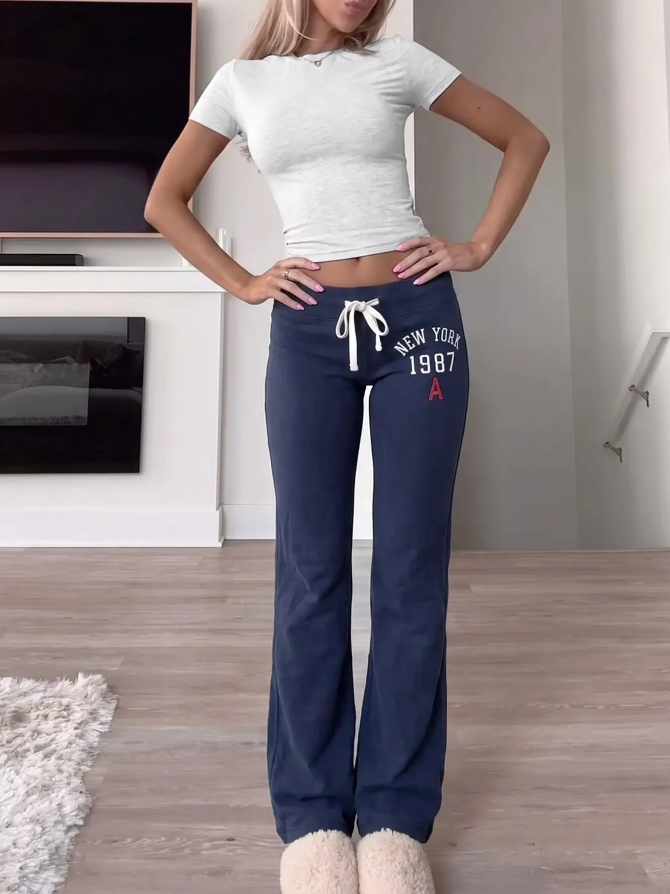 Women's Navy Blue Letter Graphic Drawstring Waist Flare Sweatpants, Mid‑Rise Stretchy Bootcut Casual Trousers, Y2K Retro College Streetwear Bottoms, Soft Comfy Pants for Daily Outing Walking Shopping Vacation Loungewear Street Casual Outfits, Trendy Versa
