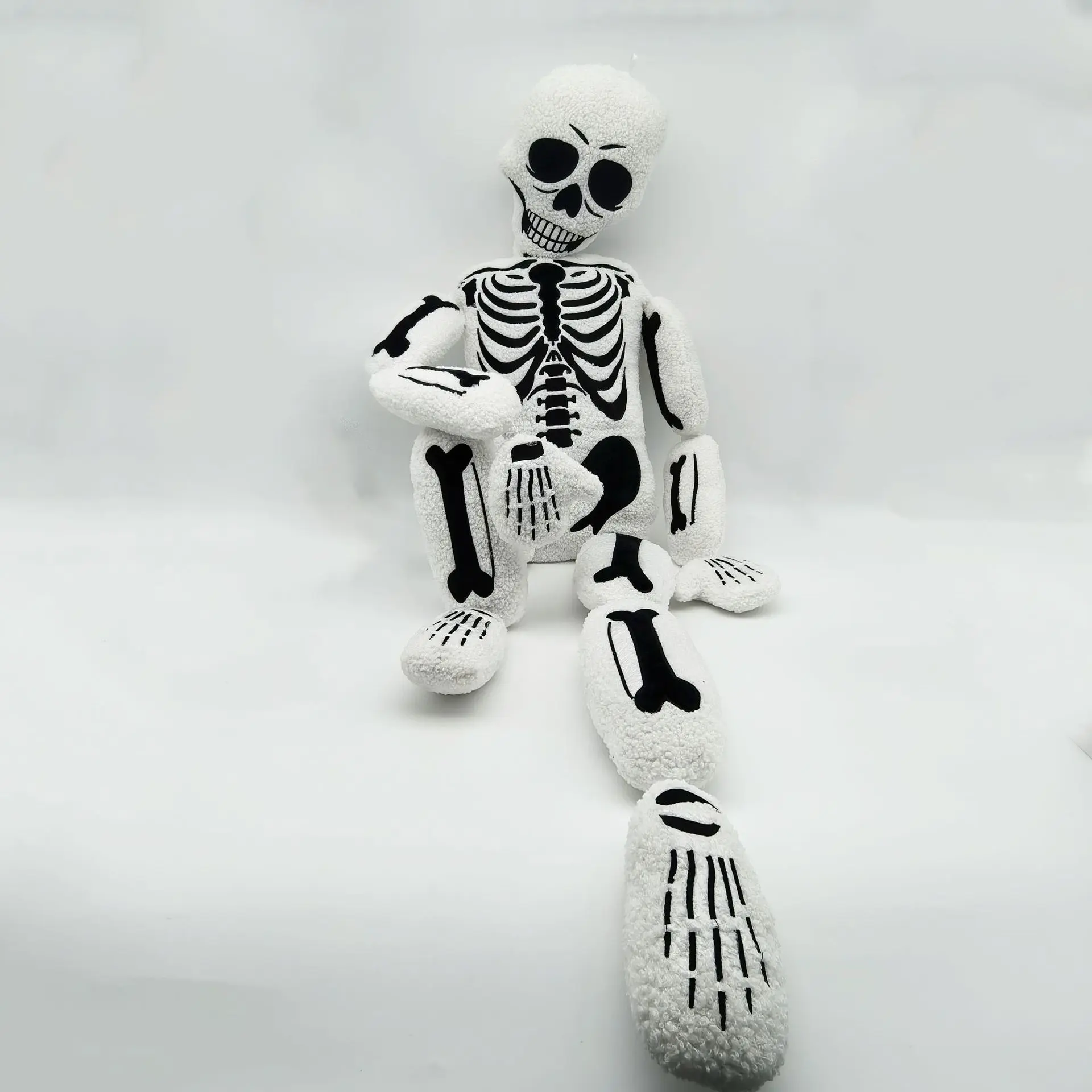 140cm Halloween Skull Pillow Plush Toy, Funny Skeleton Doll, Decorative Prop, Soft Cloth Puppet, Perfect for Festive Decoration