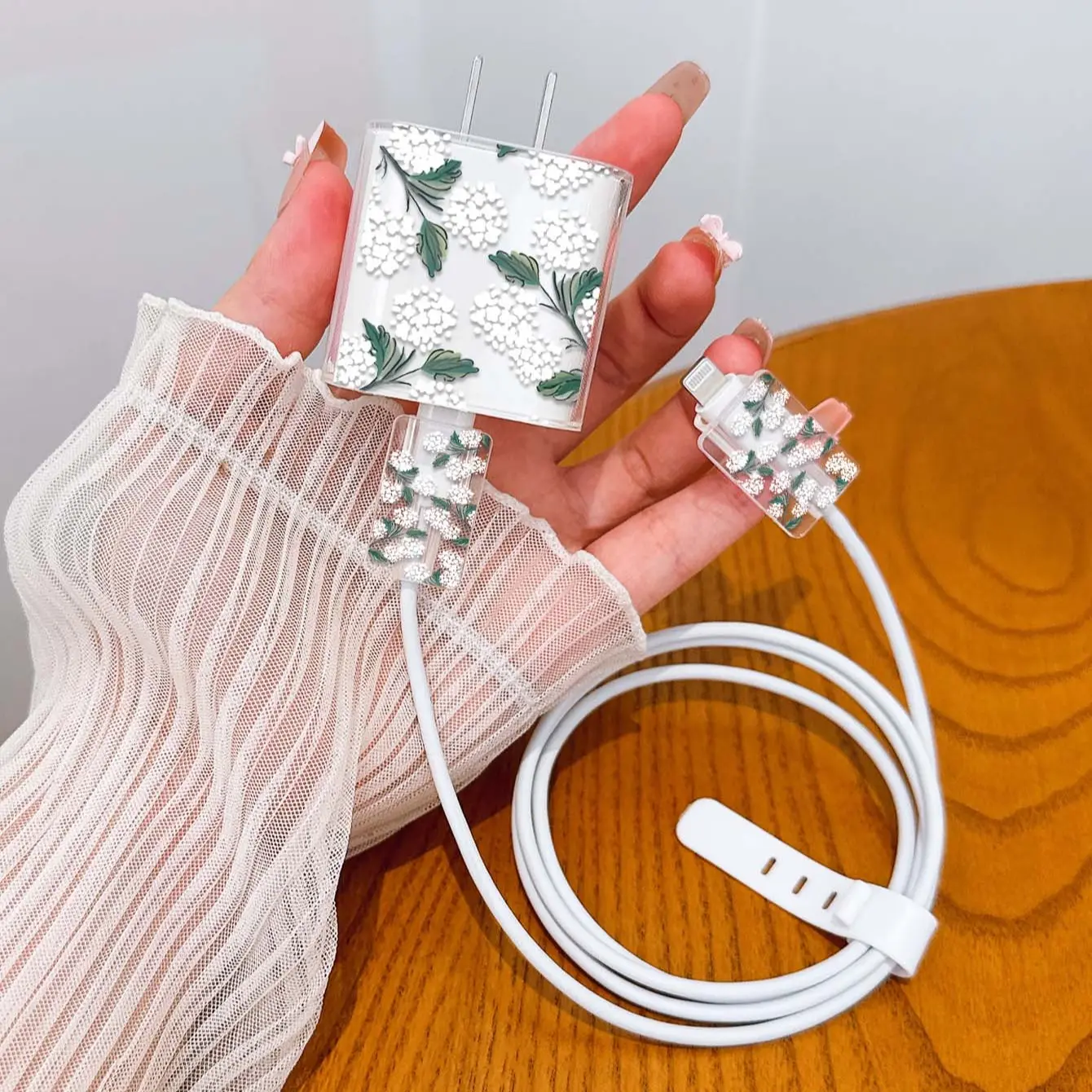 Transparent Charger Case with Hydrangea Leaf Design, 20w/18w Adapter Cover, Fits Apple 11-17 Pro Max, Data Cable Organizer Set