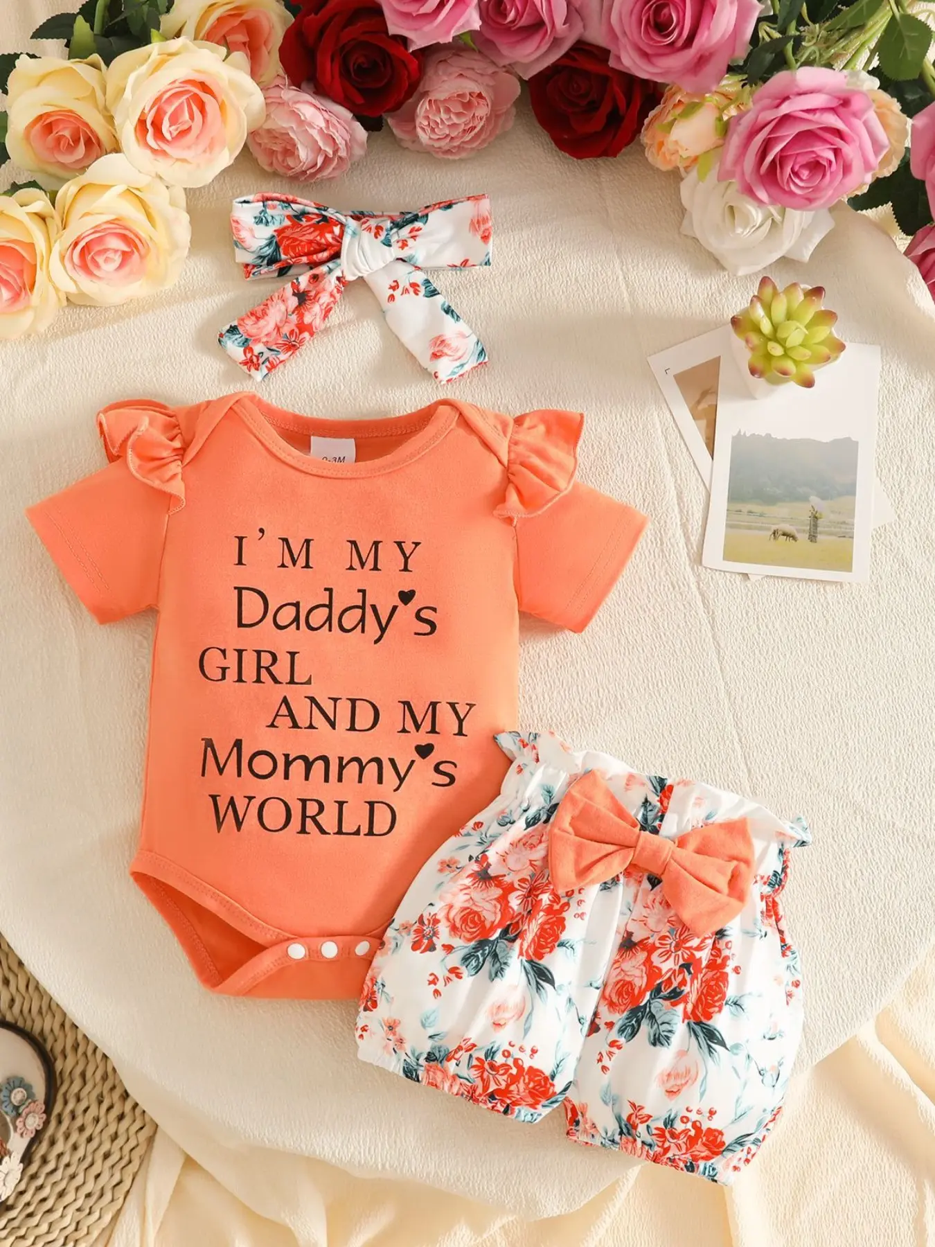 2-Piece Set Cute Baby Girl Letter Print Short Sleeve Top + Bow Shorts + Hairband, Summer Casual Outdoor Wear, Slim-Fitting Style