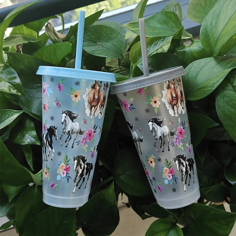10pcs/24oz/710ml/Transparent Plastic Tumblers With Lid And Straw,Iced Coffee Cup,Festival Party Supplies,Vibrant Watercolor Running Horses And Colorful Floral Art Print Design, Perfect For Festive Home Decor Gifting