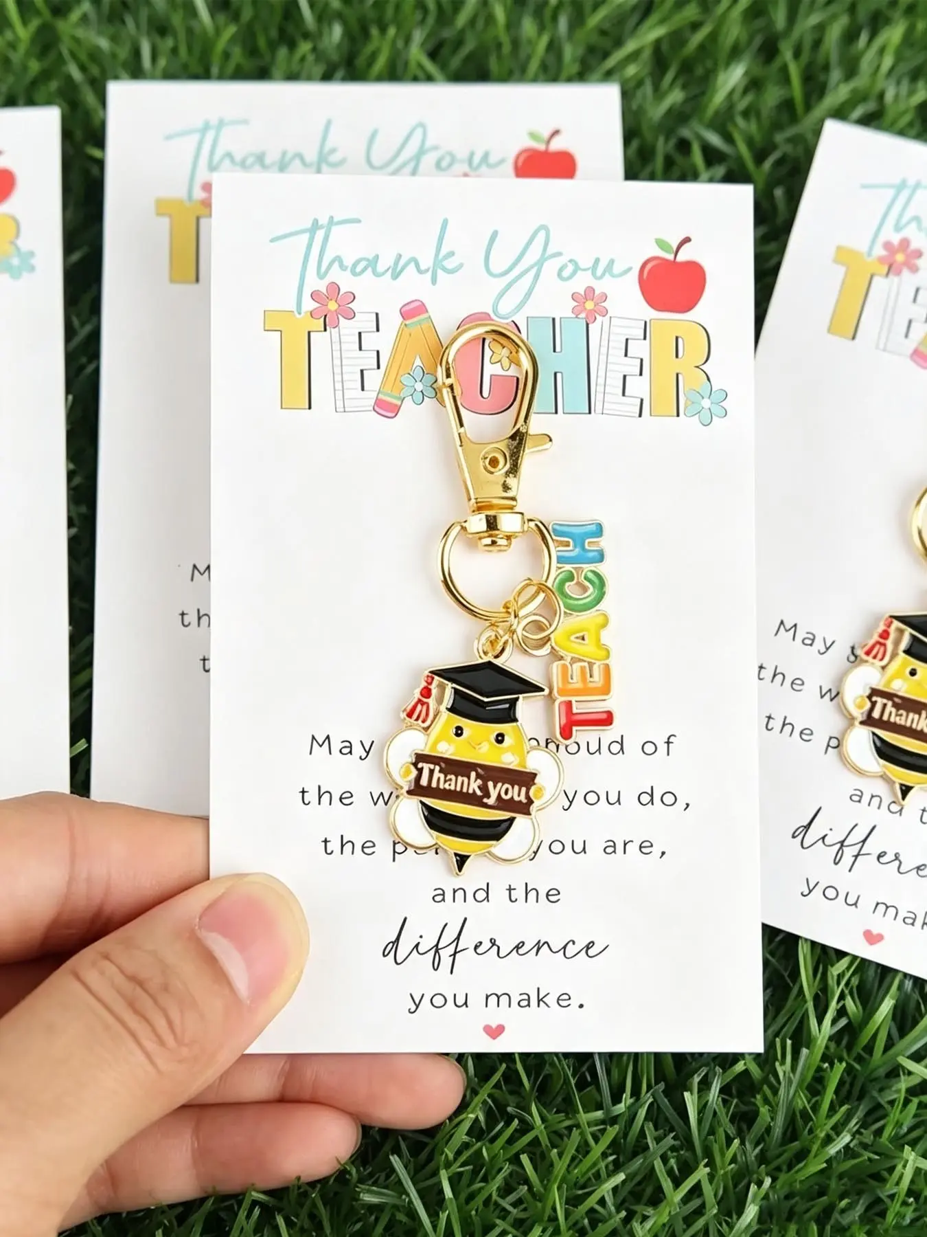6pcs Cute Bee Theme Teacher's Day Series Keychain Set With "Thank You Teacher" Card, Perfect For Gifting To Teachers, Suitable For Decorating Various Bags And Keychains, Ideal For Teacher'S Day, Graduation Season, And Daily Care