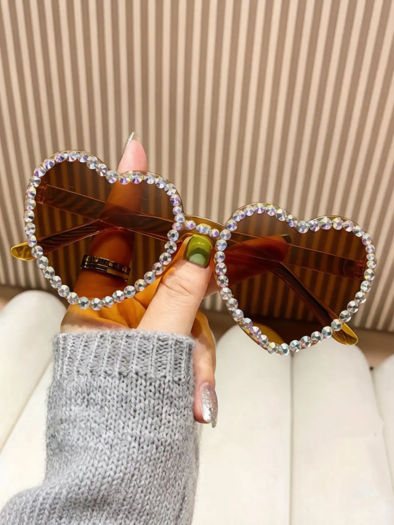 Heart-Shaped Frameless Glasses for Women, Heart Design with Sparkling Rhinestones, Y2K Style Party Accessory, Perfect for Valentine's Day and Weddings