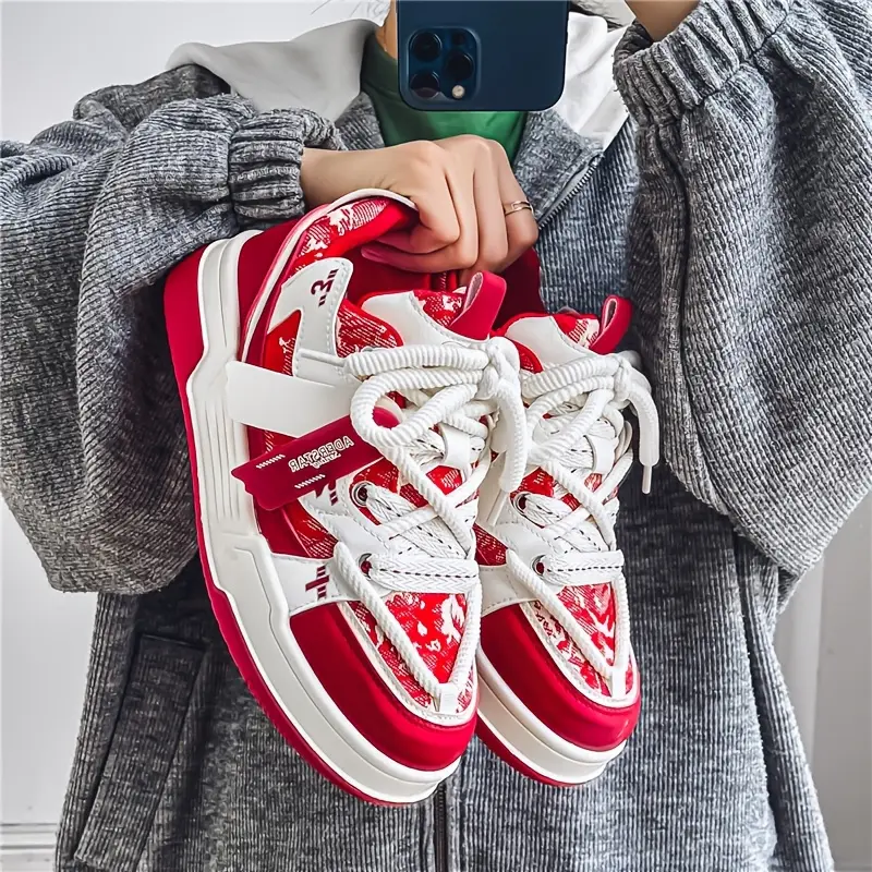 YYT1 [Stylish] Trendy red-white skateboard sneakers for men and women - Fashionable casual shoes with "I Love You" cloud pattern, leather upper, lining, rubber sole, perfect for travel and casual wear.