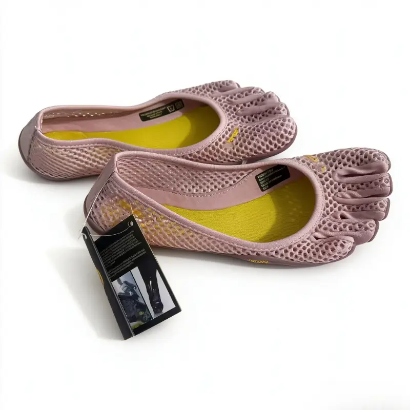 Women Breathable Mesh Five Toe Flat Shoes Non Slip Barefoot Minimalist Walking Sneakers Comfort Lightweight Yoga Pilates Studio Footwear Soft Sole Casual Daily Ballet Flats for Gym Workout Beach Travel Indoor Outdoor Daily Wear