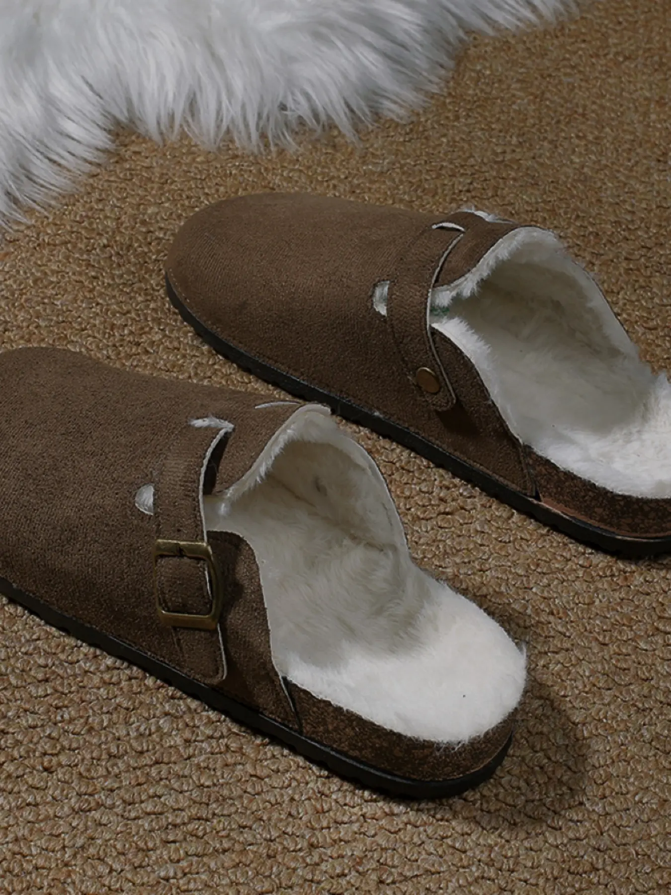 Fleece Lined Suede Clogs, Adjustable Buckle Shearling Mule Slippers, Non Slip Warm Winter Slip On House Shoes Indoor Outdoor For Women Men