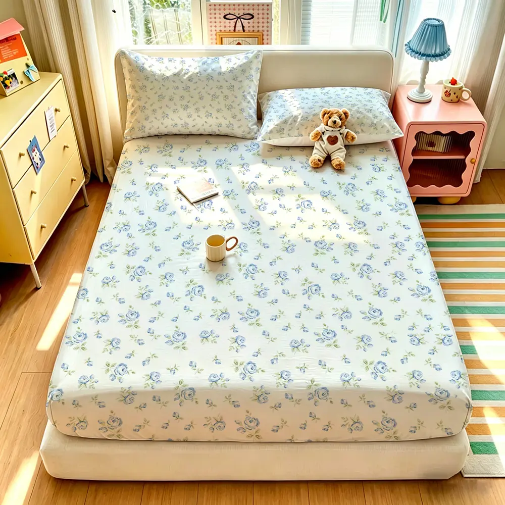 3-Piece Blue and White Floral Print Decorative Bedding Set (Includes 1 Fitted Sheet + 2 Pillowcases; Inserts Not Included) – Soft, Comfortable Bed Cover with Deep Pocket Design; Suitable as a Gift, Bedsheet Sets