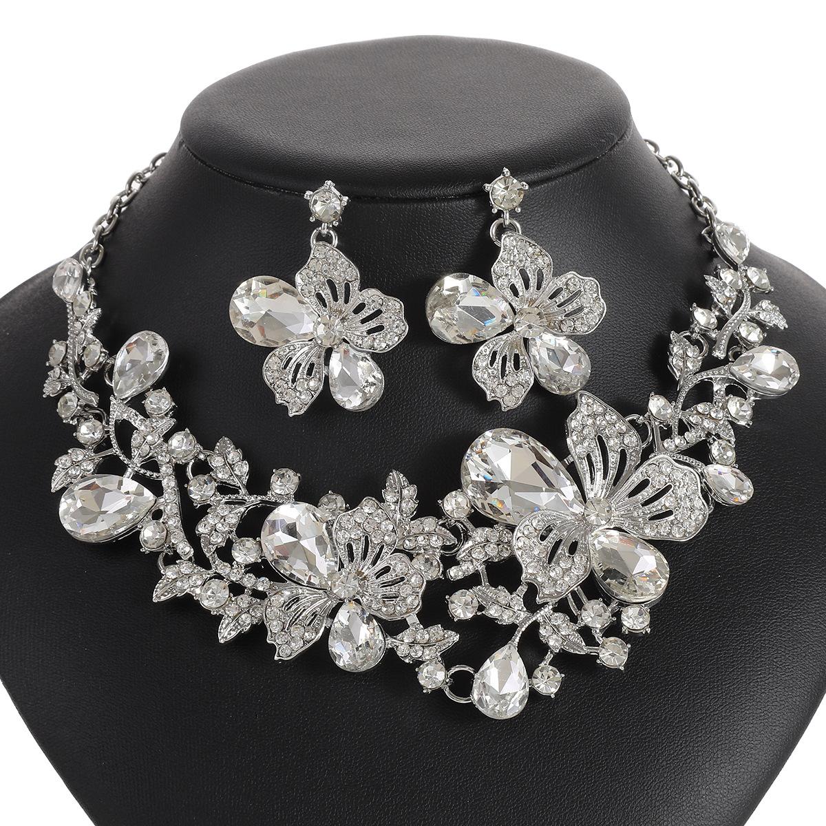 Exaggerated Necklace and Earring Set for Women, Fashionable Popular Alloy Chain with Flower Design, Bridal Accessory