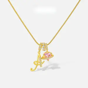Artistic and personalized letter necklaces, free from allergenic ingredients, with adjustable size.This is an excellent Valentine's Day gift for women and girls