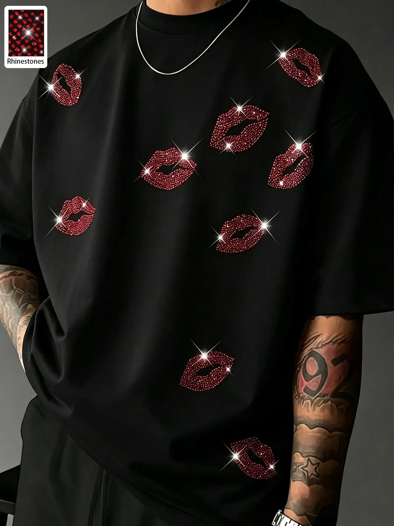 Men's Rhinestone Lip Print Loose Fit T-Shirt, Round Neck Short Sleeve, Y2K Street Style Casual Top, Long Graphic Knit, Streetwear, Fashion