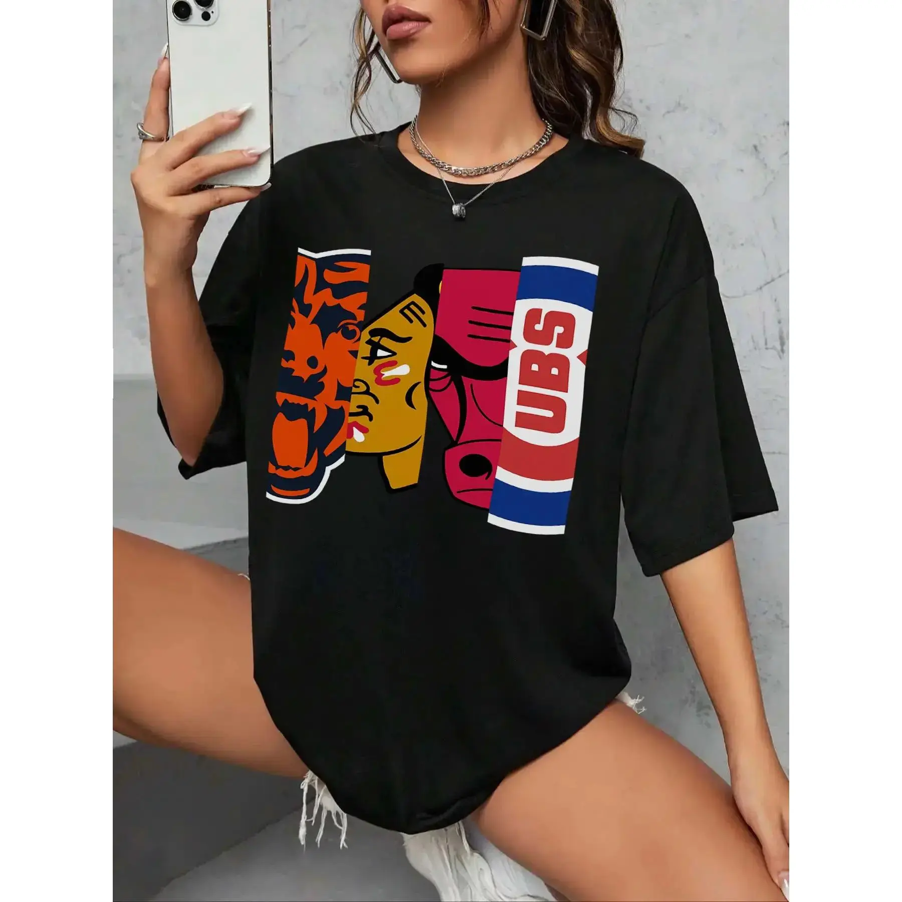 Chicago Team Graphic T-Shirt, Round Neck, Bears Bulls Cubs Fans Gear, Sporty Athletic Loose-Fitting Baggy Short Sleeve, Casual, Summer, Ideal for Sports Enthusiasts, Womenswear