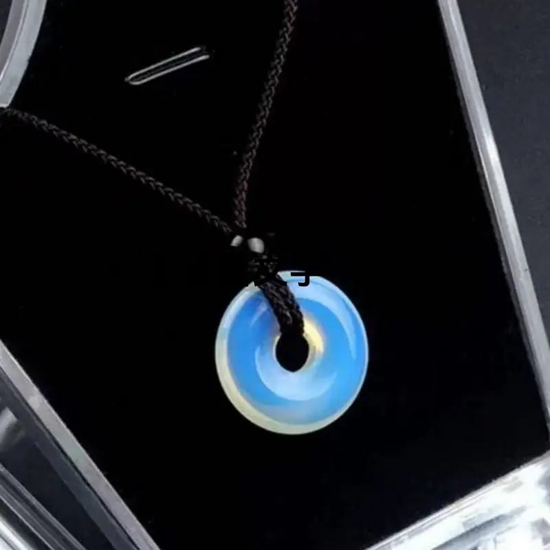 Unisex Natural Donut Shape Quartz Necklace Peace Clasp Unique Design Pendant With Necklace Reiki Crystal Jewelry for Festival Party Mother's Day Father's Day Gift Natural Stone Pendant Spiritual Pendant Crystal Pendants