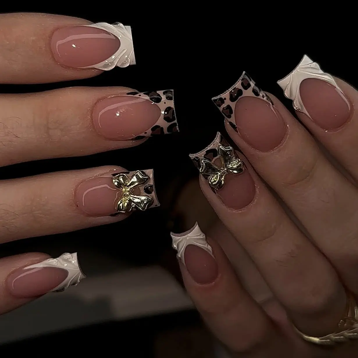 Main Character Energy Nude French Tip Leopard Print 3D Gold Bow Medium Square Press On Nails White Ruffle Edge Glitter Fake Nails Reusable Glue On Nail Tips Y2K Streetwear Manicure For Women