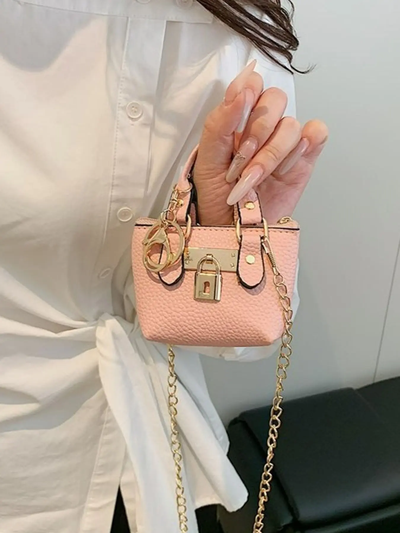 Mini Lock Decor Chain Crossbody Bag, Pebble Texture Tiny Handbag, Cute Micro Shoulder Purse with Keyring for Lipstick, Earphones and Small Accessories