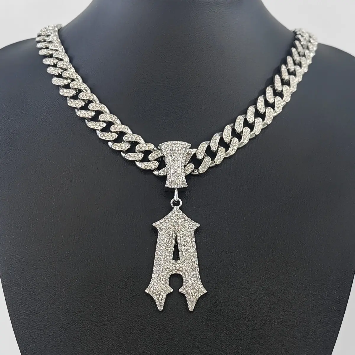 Men's Unisex 26 English Letter Pendant Cuban Link Chain - Stainless Steel Miami Cuban Chain, Diamond-encrusted Alloy Hip-hop Artificial Gemstone Necklace