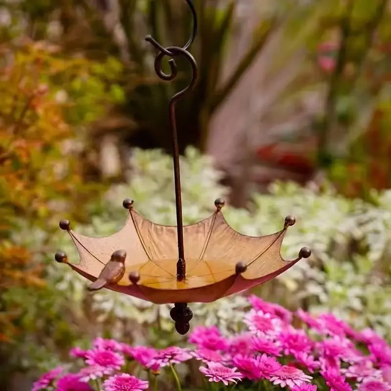 European Vintage Iron Umbrella Bird Bath, Hanging Bird Feeder for Garden, Outdoor Lawn Landscape Decorative Accessory Decoration Charm