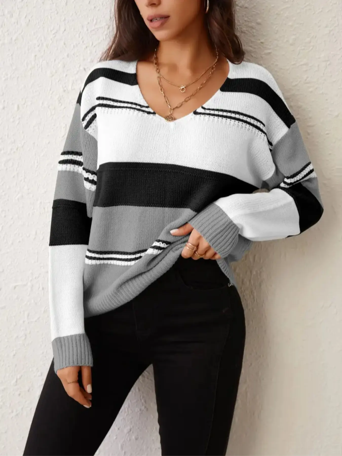 Plus Size Women's Long Sleeve V-Neck Knit Sweater, Casual Chic Color Block Patchwork Fall Winter Top, Striped Pullover for Ladies Knitwear