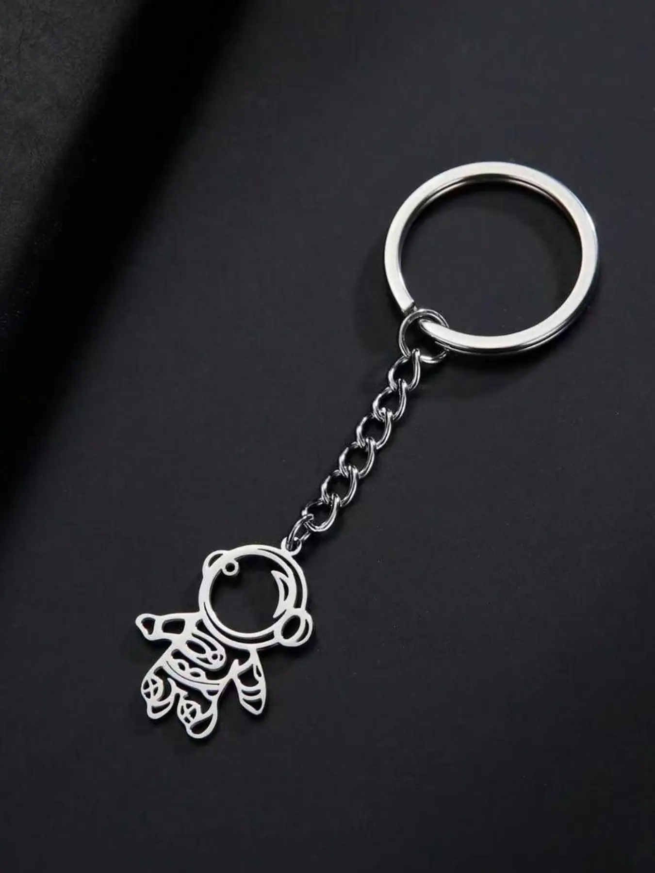 Stainless Steel Astronaut Keychain, Cute Space Man Key Ring Backpack Charm, Perfect Gift for Space Enthusiasts and Teens