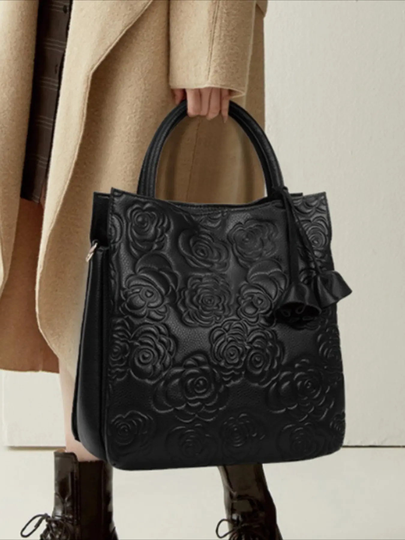Vintage women's floral handbag with large capacity, vegan leather tote bag, detachable shoulder strap, Casual trendy purse, suitable for daily use and work, perfect holiday gift