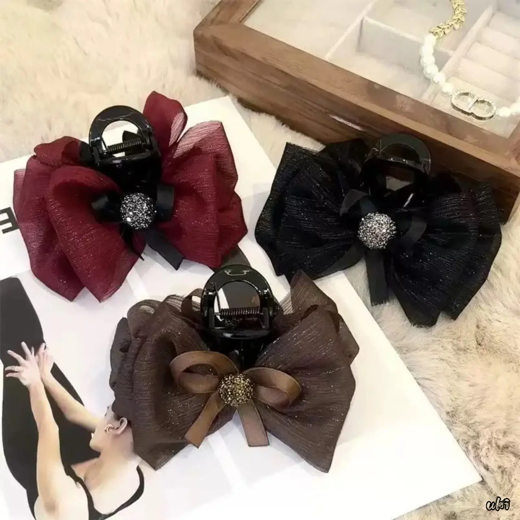 Women's 3-Piece Bow Shape Bag Accessories, Red Fabric Hair Clips with Silver Metal Accents, Lightweight Travel Shawl Pins for Banquet & Daily Use, Party, Daily Wear, Teen Girls, 3 Pieces, Wide Occasion Compatibility