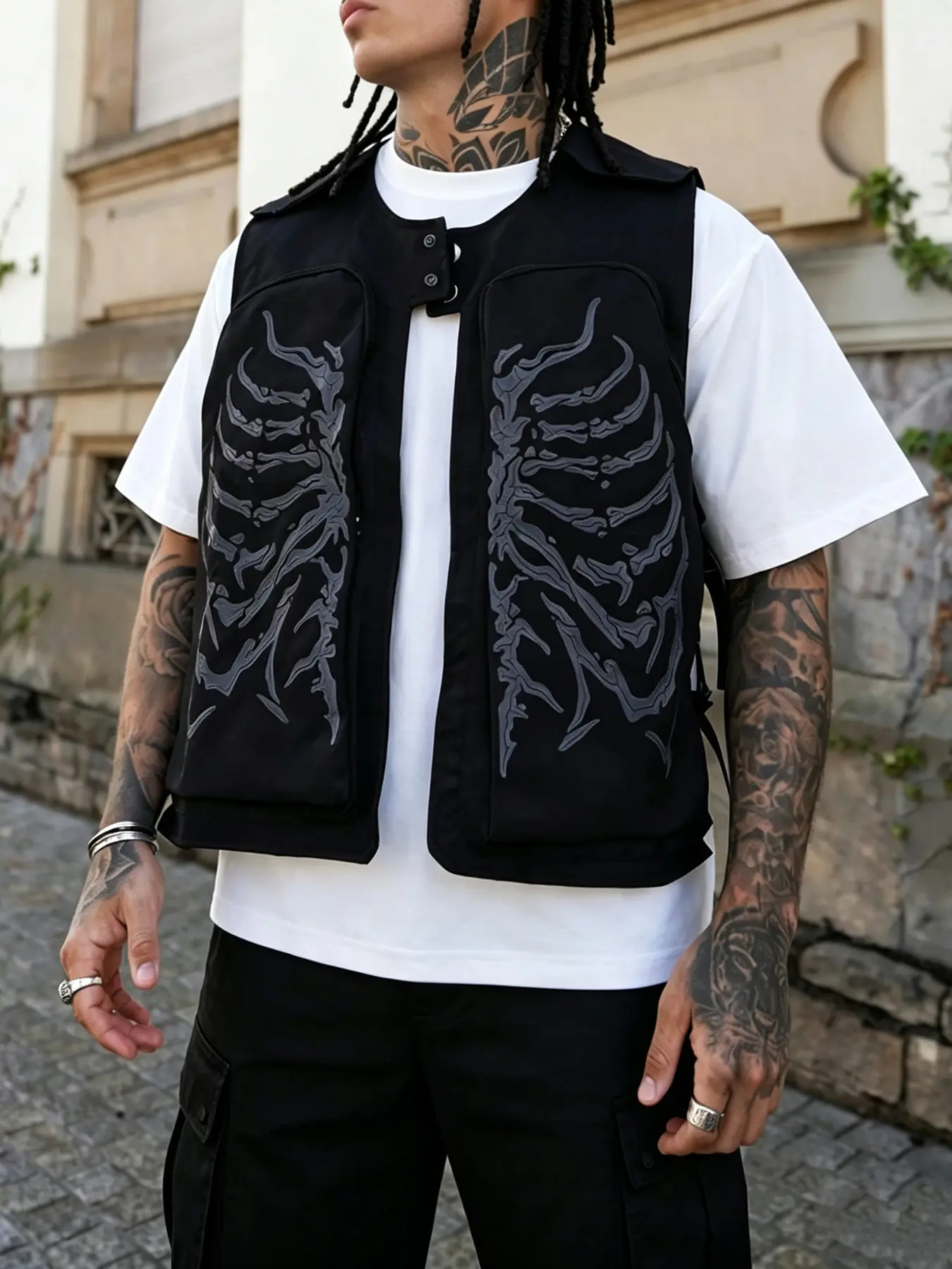 Men's biker-style vest featuring a skull print and Halloween-inspired elements; a distinctive layering piece suitable for everything from street-style looks to casual gatherings.