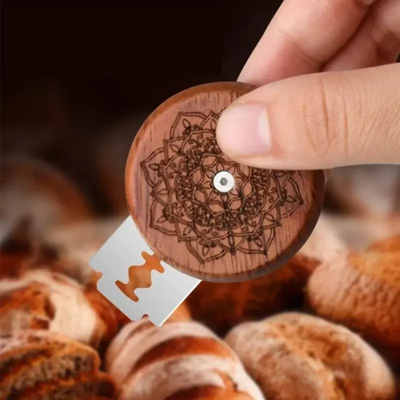 1pc Outdoor Camping Bread Wooden Scraper Bread Knife Round Baguette Soft Omelet Slicer Dough Baking Stone Divider with Blade Curved