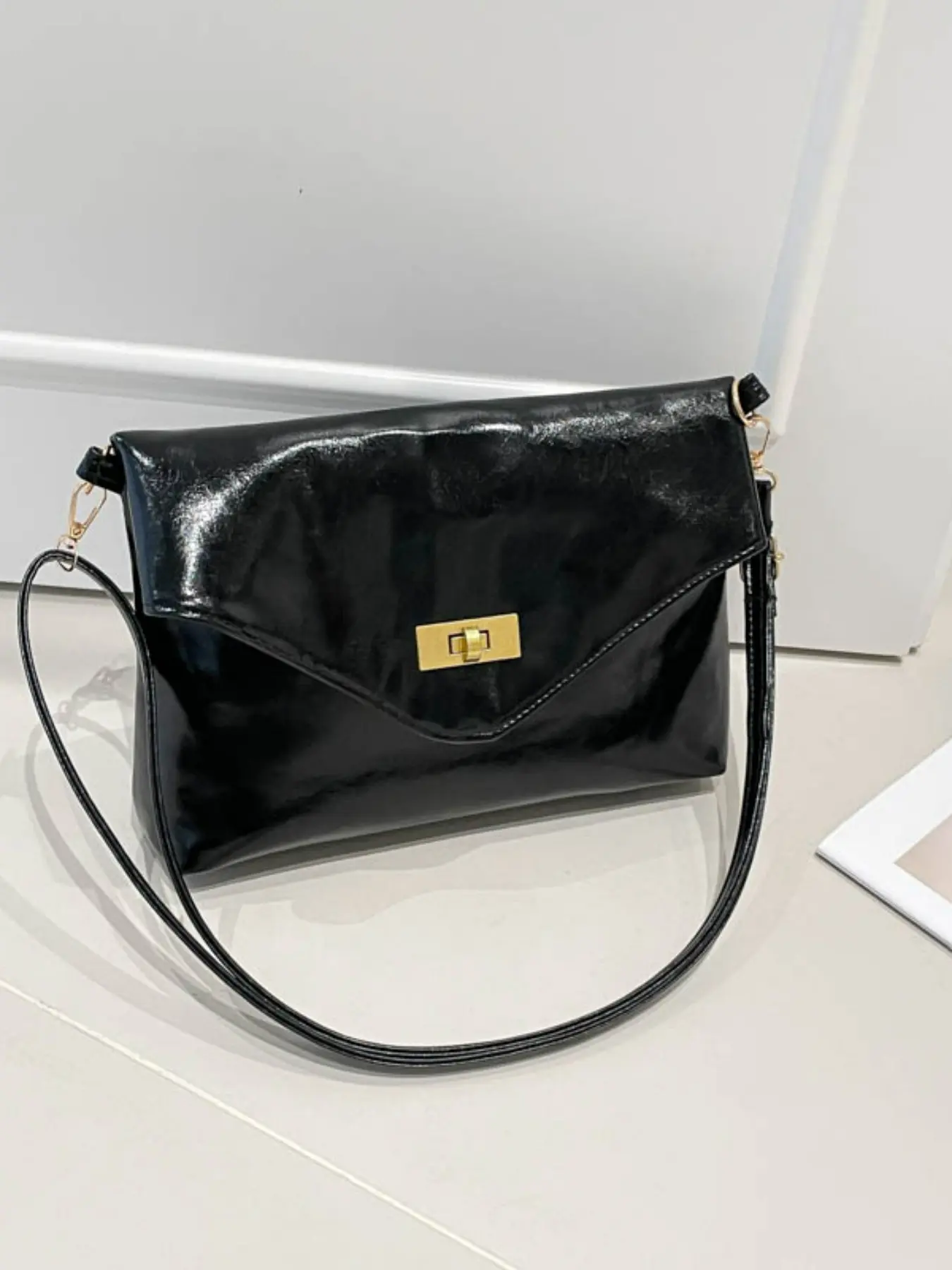 New Fashionable Solid Color Envelope Bag, Large Capacity Daily Use Shoulder Bag, Chic Crossbody Handbag, Elegant and Stylish for Work and Commute