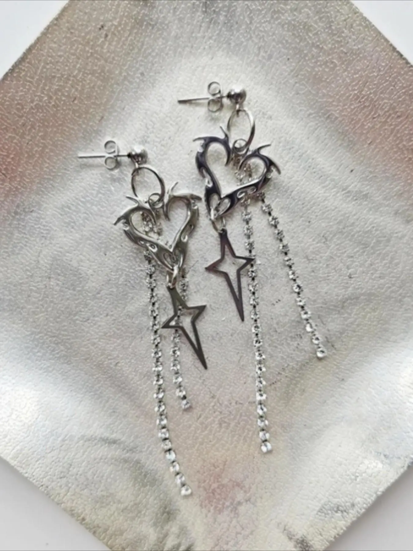 1 Pair Gothic Hollow Heart Star Tassel Dangle Earrings, Y2K Rhinestone Chain Long Drop Earrings, Grunge Cool Women Ear Jewelry, Sparkling Ear Jewelry