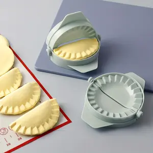 1pc/2pcs/3pcs Light Green Dumpling Maker, Household Plastic Dough Press Tool with Creative Design for Homemade Wontons and Kitchen Use