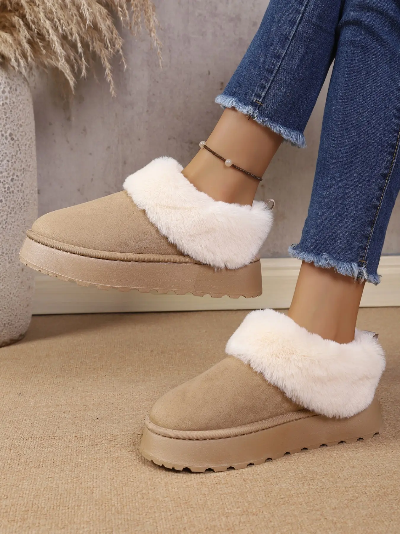 Winter New Round Toe Thick Sole Bread Cotton Shoes, Foldable Fuzzy Edge, Warm Plush, Casual Comfort, Snowproof, Versatile Outdoor Boots