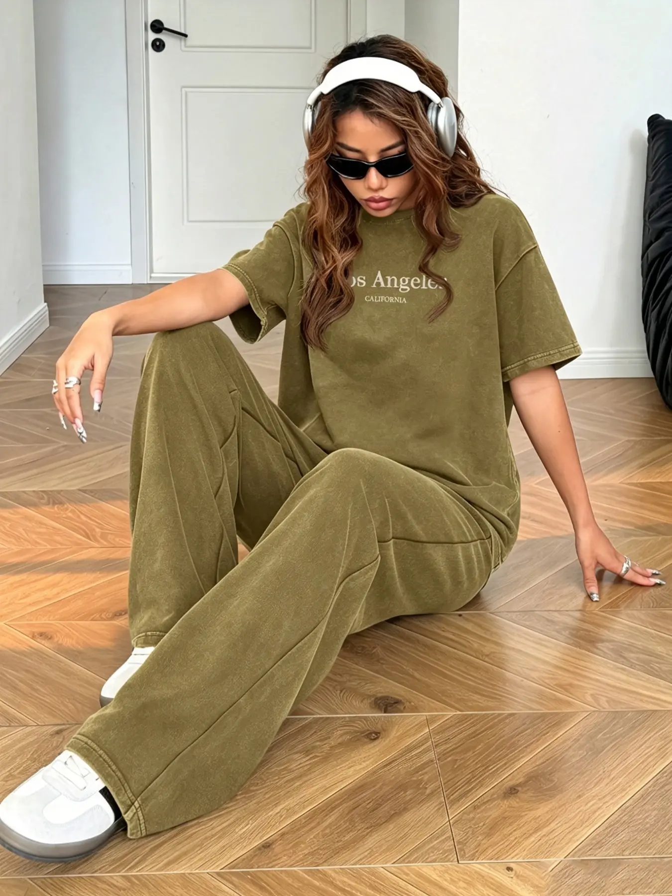 Women's Vintage Acid Wash Tee with Los Angeles Embroidery, Loose-Fit Short Sleeve, Mid Waist Long Pants, Casual Everyday Two-Piece Set