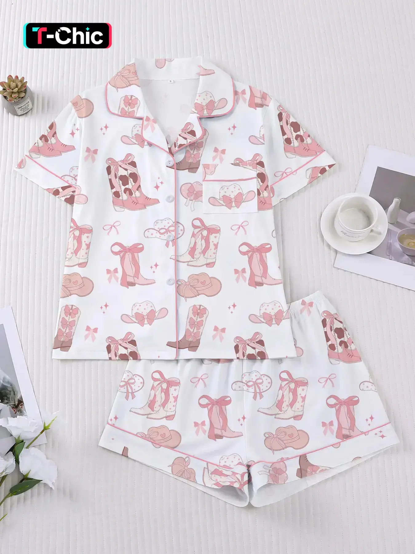 Women's Western Cowboy Boots Print Pajama Set, Short Sleeve Shirt and Elastic Shorts, Elegant Comfortable Sleepwear for All Seasons Pyjamas Pajamas Sets