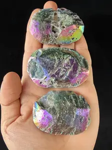 1pc 4-6cm Druzy Sphalerite Titanium Aura Palm Stones, Crystal Decorative Stones, Natural Stone Interior Decoration, Iridescent Crystal for Home Decor, Gift Ideas