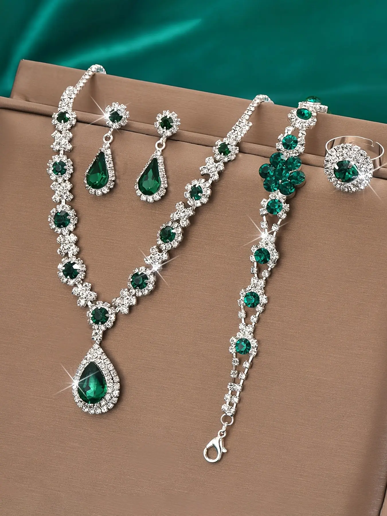 4pcs/set of Synthetic Zirconia Water Droplet Necklace Earrings Bracelet Ring Set, Women's Jewelry Set, Bridal Wedding Jewelry, Suitable for Wedding Accessories, Parties, Valentine's Day Gifts