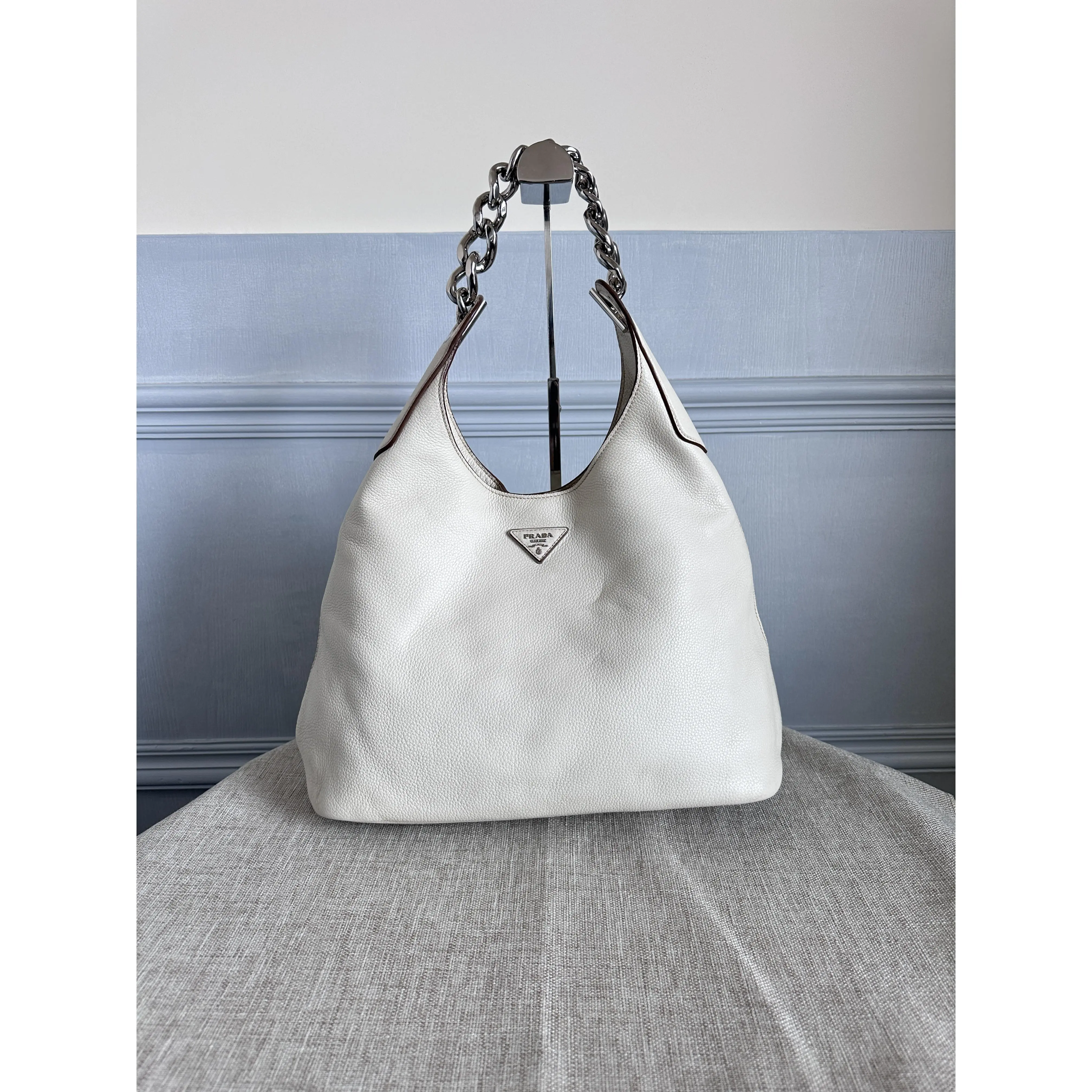 Pre-owned PRADA White Pebbled Leather Chain Hobo Shoulder Bag