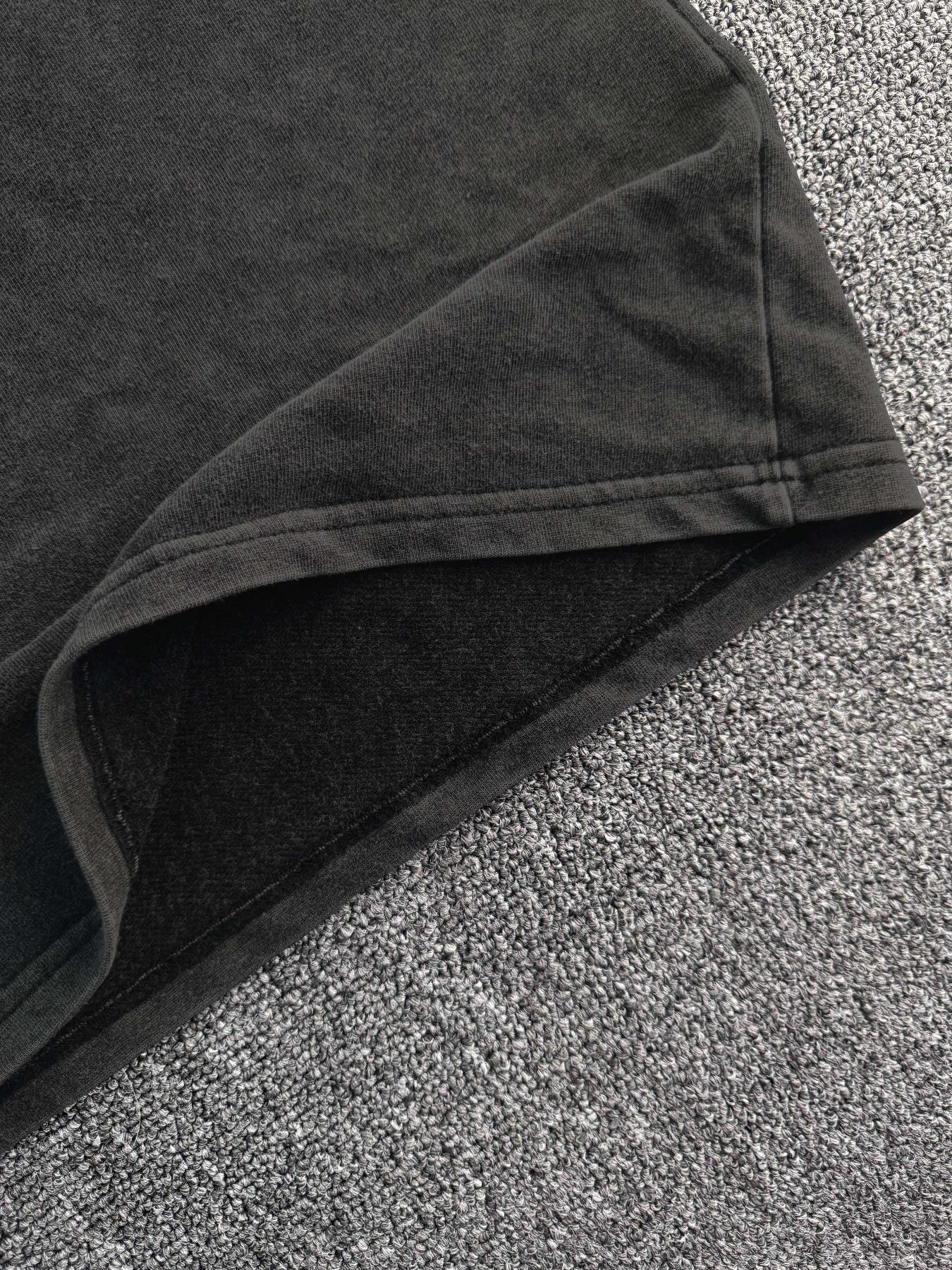 Men's Vintage Distressed "ME VS ME" Print Round Neck Tank Top, Regular Fit Casual Fashion Crew Neck Sleeveless Top for Summer, Men's Clothes for Daily Wear, Socks