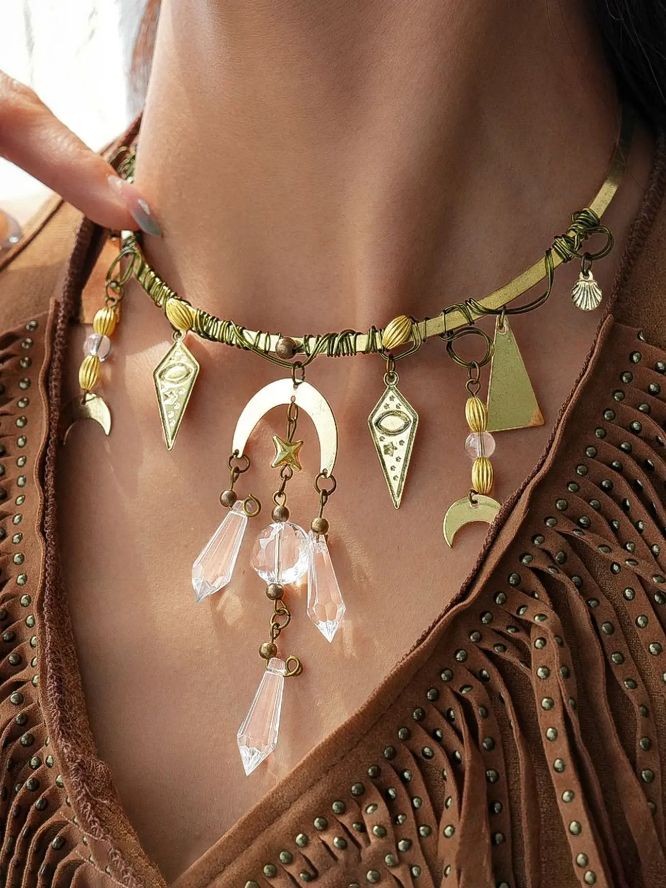 Fashion Ethnic Crescent Knife Melard Style Artificial Crystal Pendant Necklace, Unique Personality Jewelry, Trendy Accessory for Women
