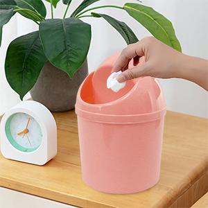 Tired of messy tiny litter on your desk?Grab this 2-piece mini plastic trash can set now!Equipped with practical swing lids and 120 free trash bags, portable small desktop waste bins in blue & purple, suitable for family bedroom