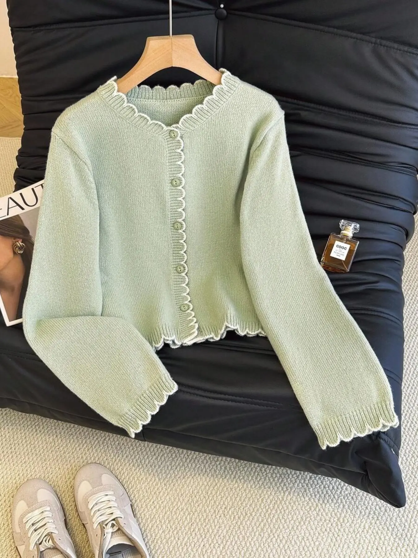Women's Crew Neck Button Front Ruffle Trim Long Sleeve Color Block Knit Cardigan, Fall Winter Casual Loose Fit Cute Daily Cardigan Sweater, Stylish and Comfortable Outerwear, Women Fall Cardigan