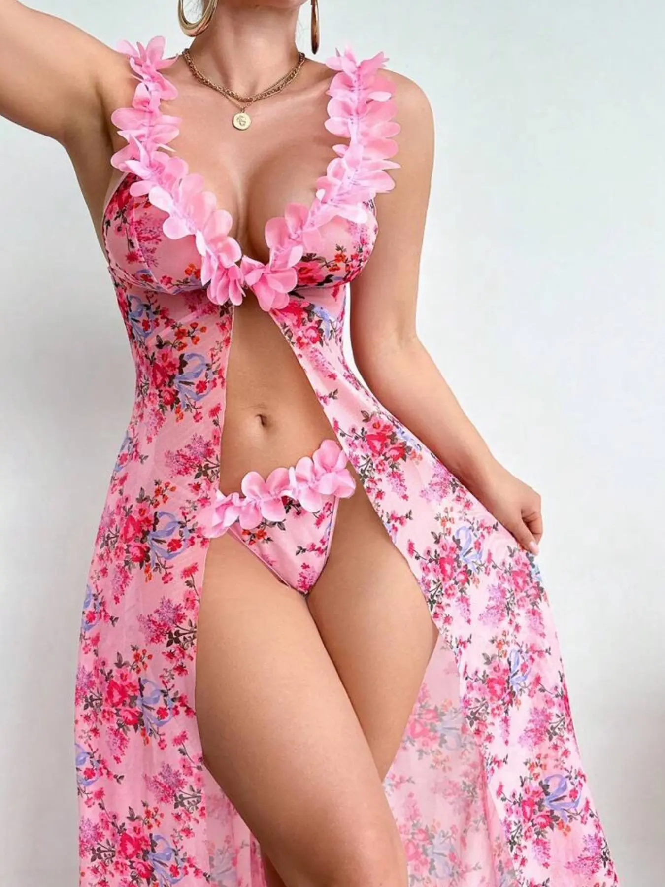 1-Set Women's Pink Floral 3D Flower Decor Figure-Flattering Sweet Romantic Cami Long Nightgown & Robe Set - For Pajama Parties, Valentine's Celebrations, Garden Themed Parties, Pool Parties, Raves & Honeymoon Events