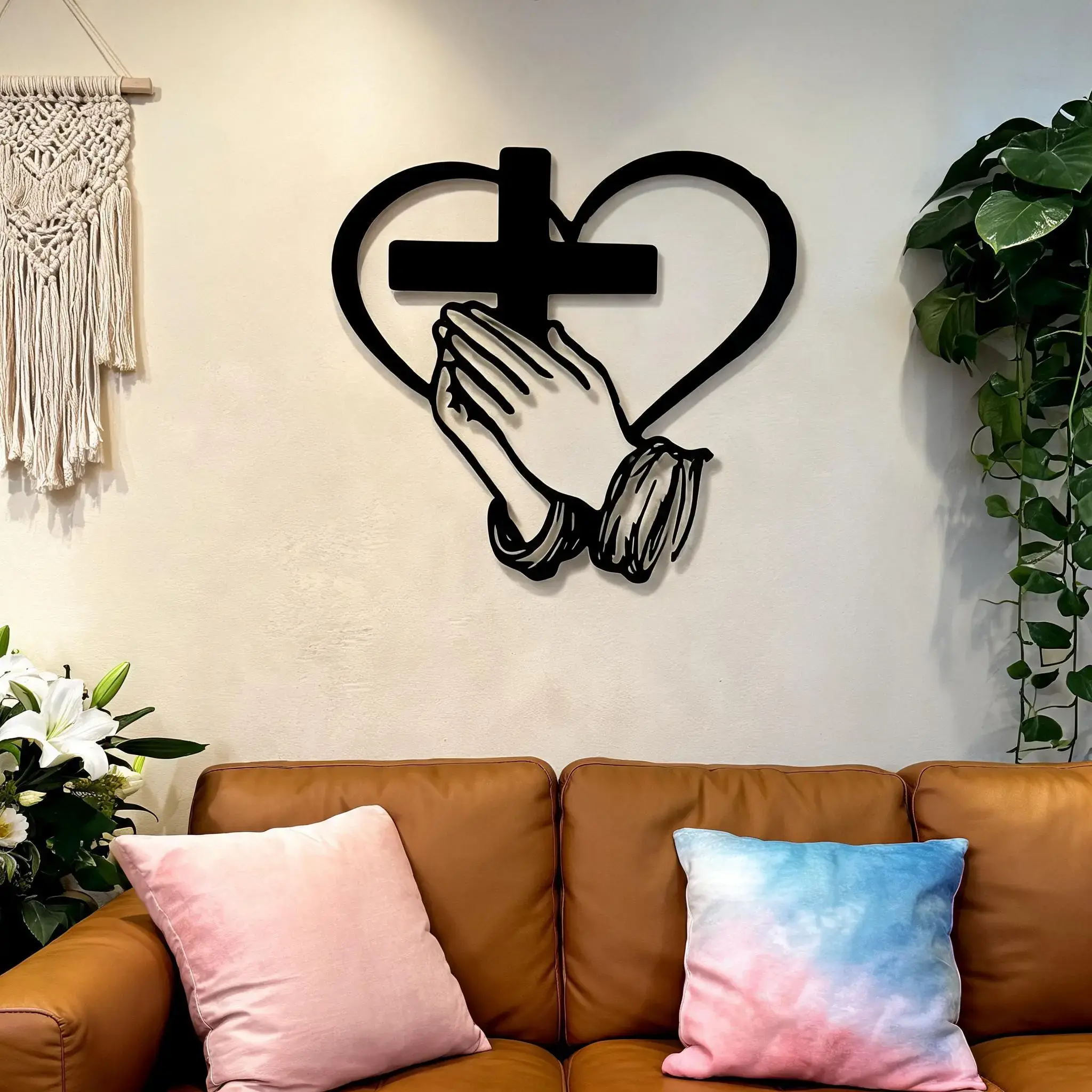 1 piece of retro black metal prayer hand wall decoration with heart-shaped cross -iron religious symbol, suitable for home - Christian housewarming gift, church decoration, religious decor, Religious decorations