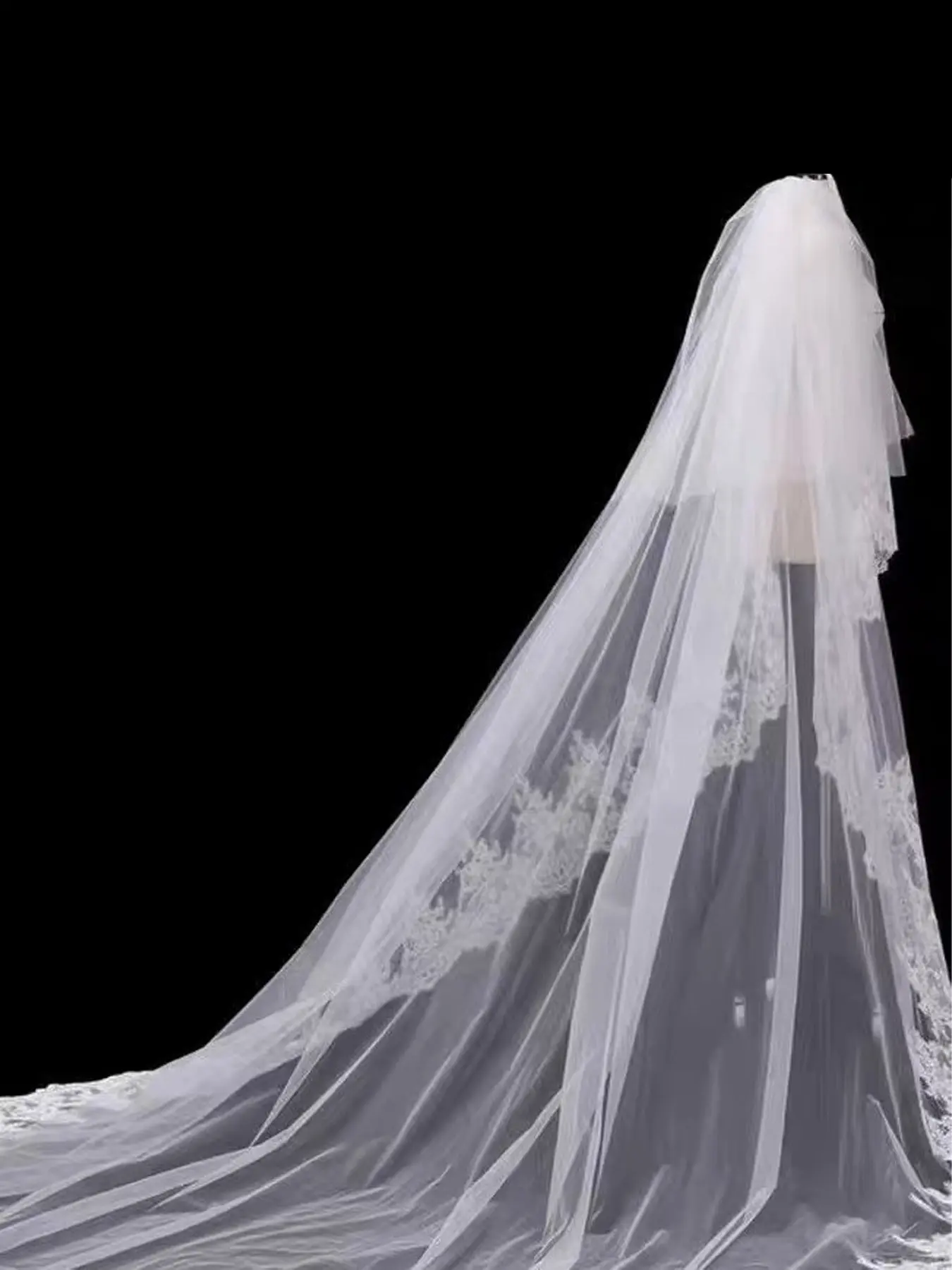Vintage Romantic Full Lace Cathedral Bridal Veil, Wrinkle-Resistant Ultra-Fine Transparent Tulle, Luxurious Classic Accessory for All Seasons