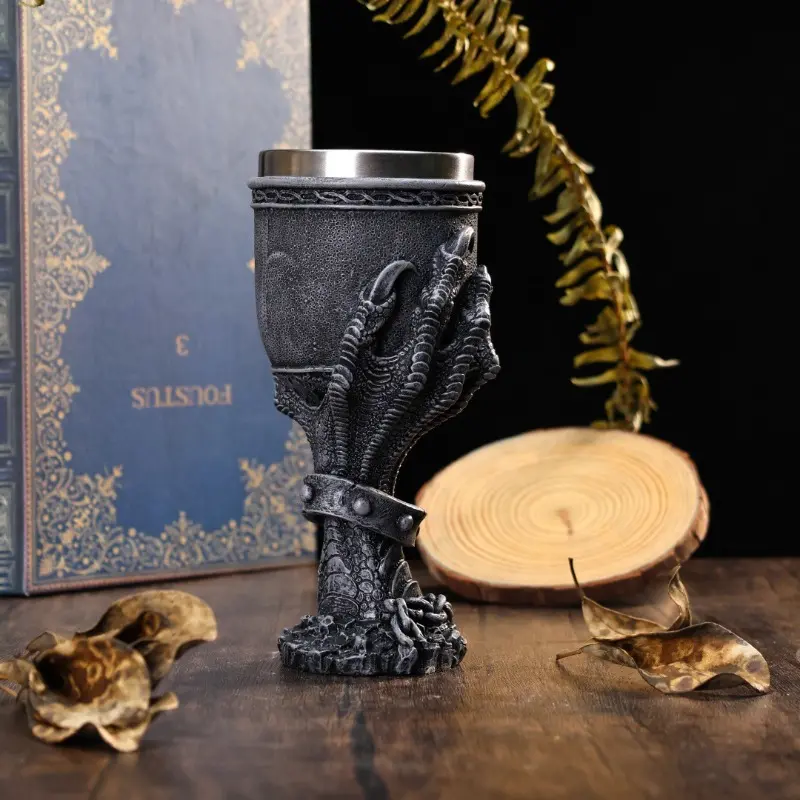Western dragon statue water cup resin stainless steel red wine glass dragon claw red wine glass dragon warrior goblet cup ornament