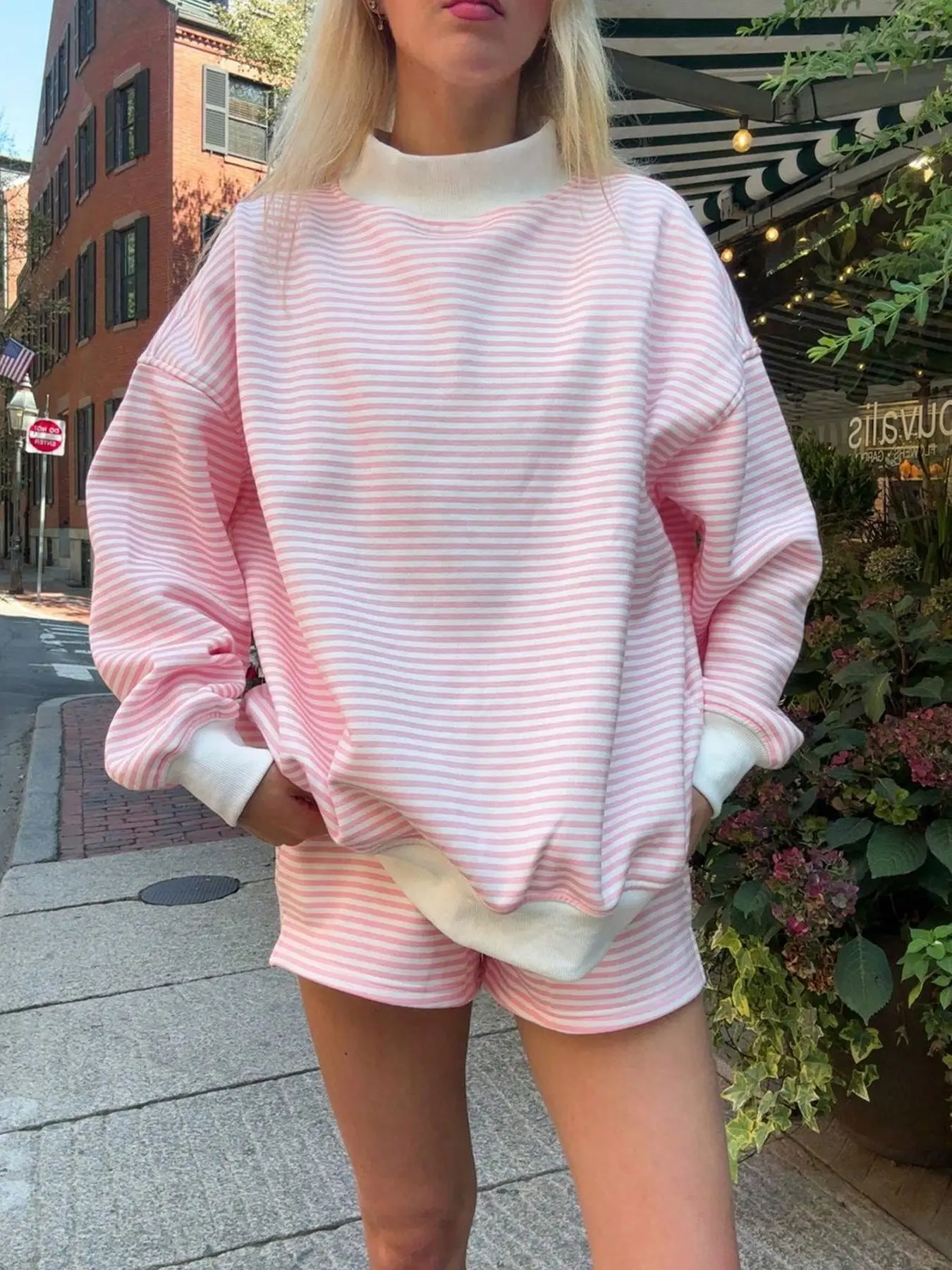Women's 2-Piece Set, Round Neck Loose Long Sleeve Striped Top + Casual Shorts, Home Office, Colorblock Design, Daily Essential