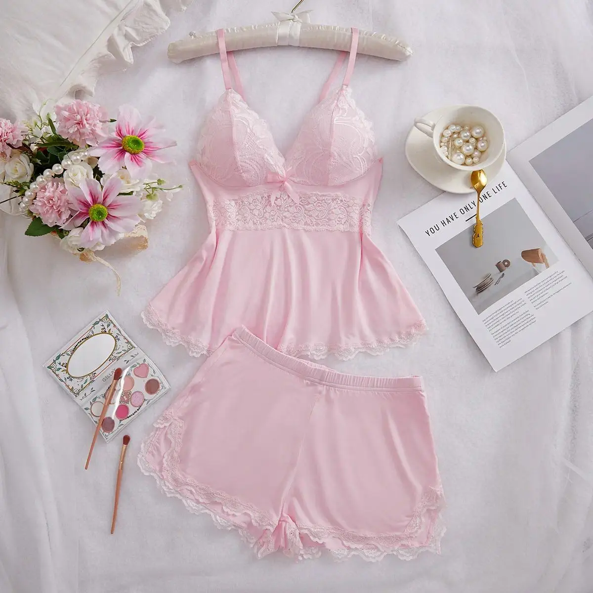 Women's Solid Color Lace Trim Cami Top & Shorts Pyjama Two-piece Set, Casual Comfy Camisole & Shorts PJ Set, Women's Sleepwear for All Seasons, Lingerie