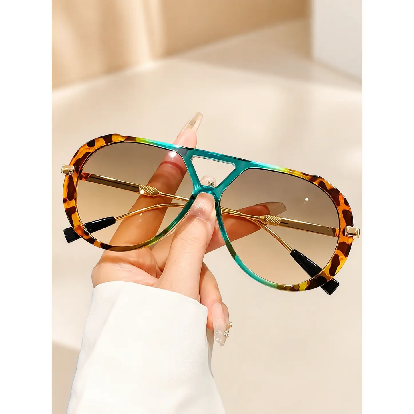 SHINETHRU Vintage Fashionable Sunglasses Trendy Casual for Women Fashion Accessories Everyday Outdoor Activities